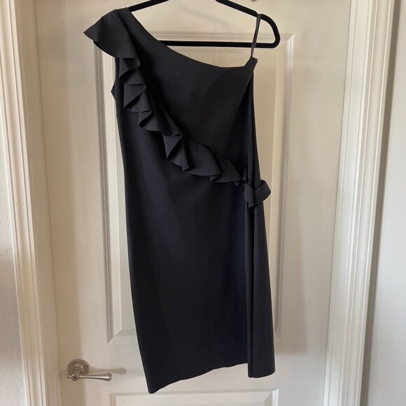 295 Chiara Boni Marine Ruffled One-Shoulder Dress Size 42 Color Black - Picture 2 of 7